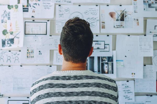 Poradnik dla zarządu w sytuacji kryzysowej: restrukturyzacja czy upadłość?